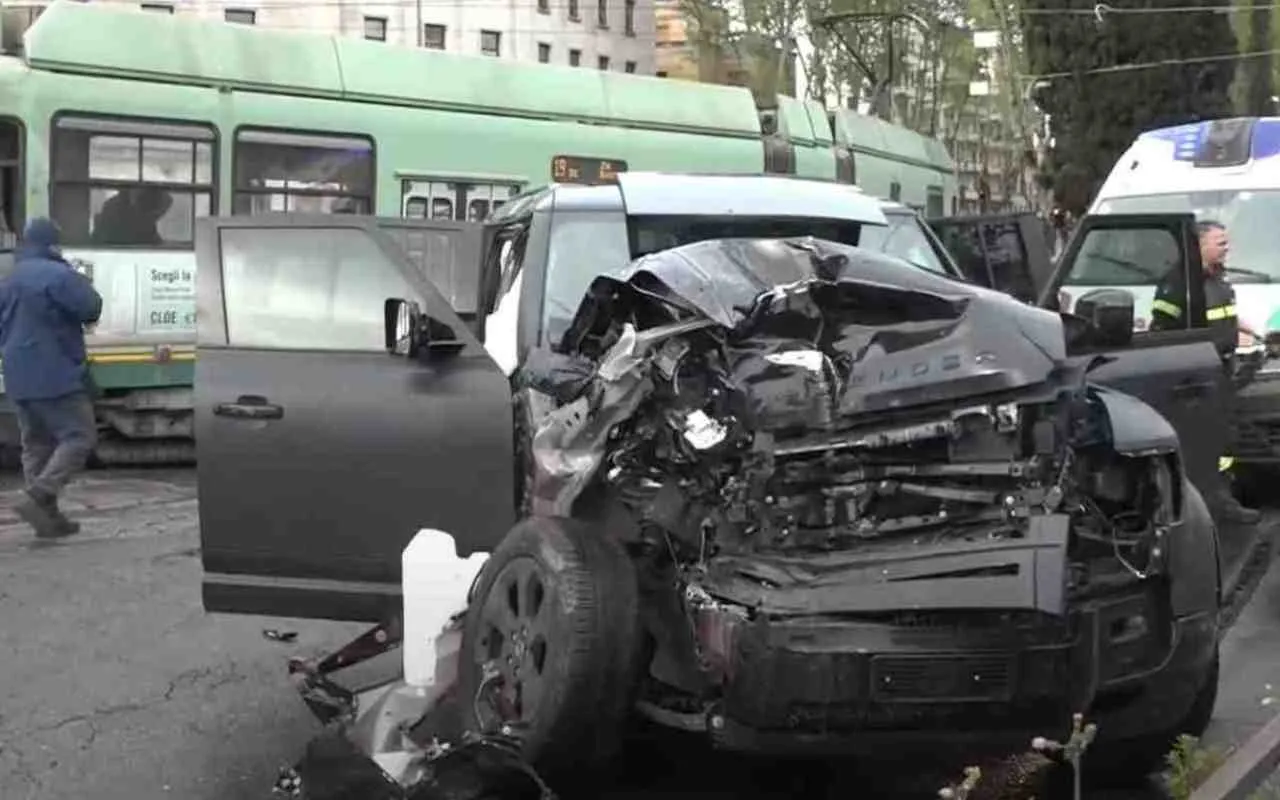 Капітан "Лаціо" потрапив у серйозну ДТП, пошкодивши хребет та отримавши складний перелом ребра. Відео