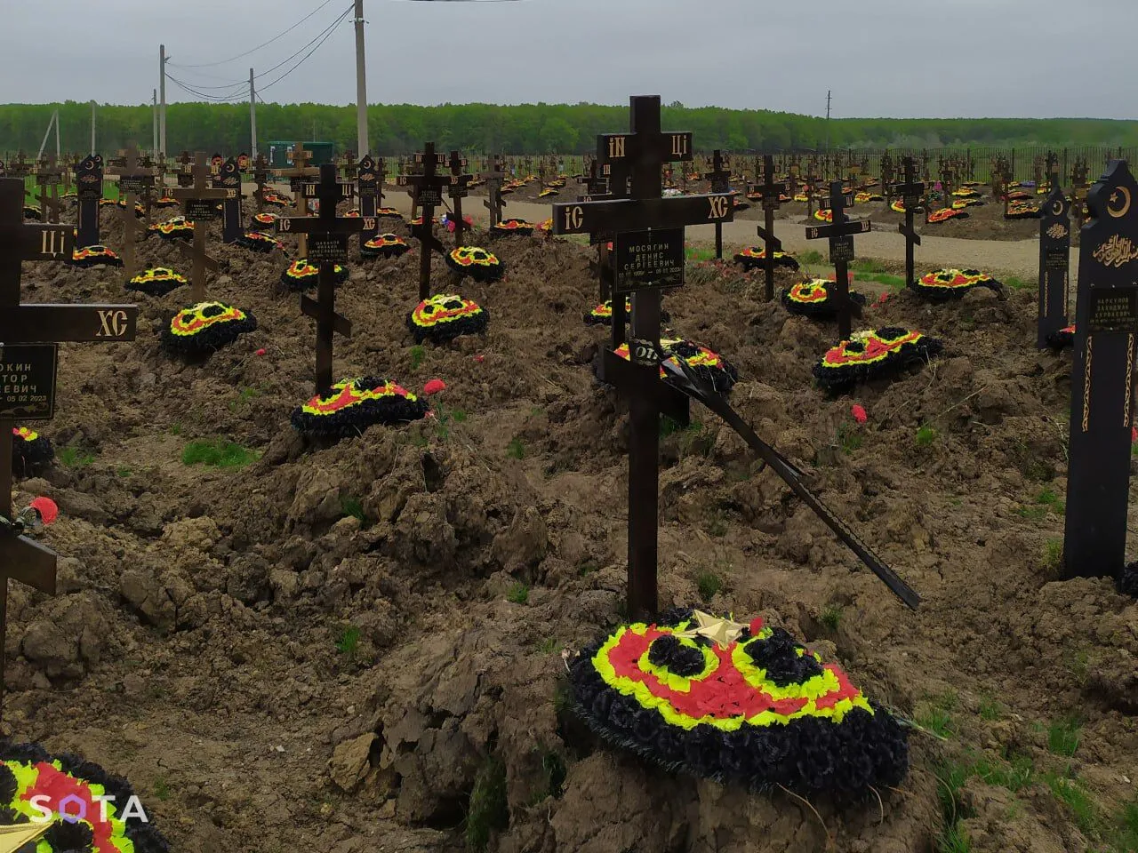 Десятки свіжих могил: з’явилися нові фото з цвинтаря "вагнерівців" на Кубані