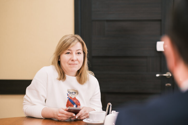  :  ,     ,     ,        .     04