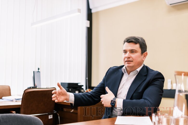  :  ,     ,     ,        .     07