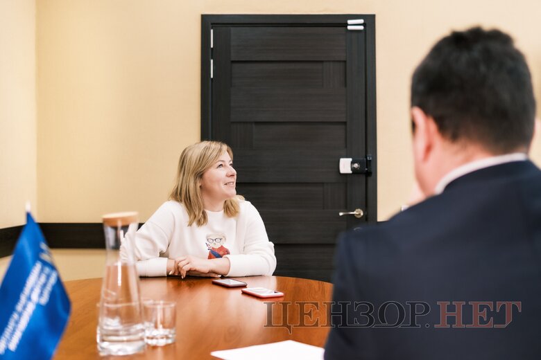  :  ,     ,     ,        .     06