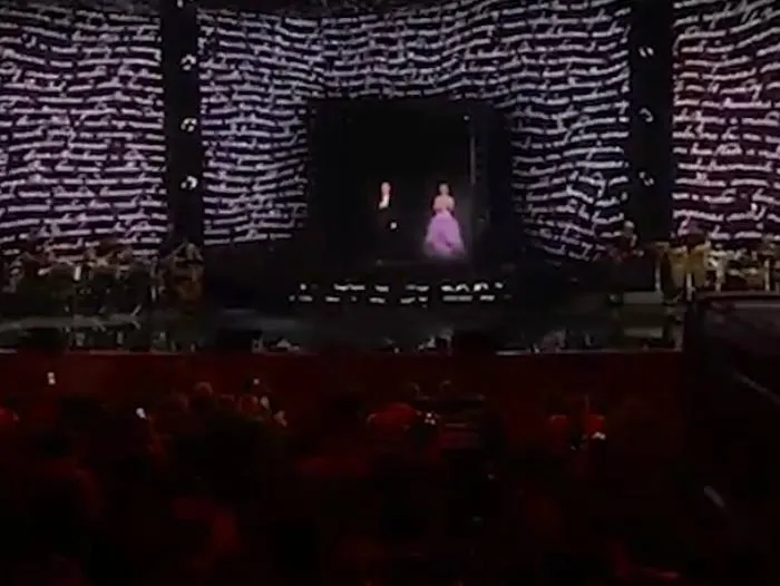 "Путина так же поступят": в России "воскресили" Кобзона для выступления путинистки Валерии. Видео dqxikeidqxidqrant