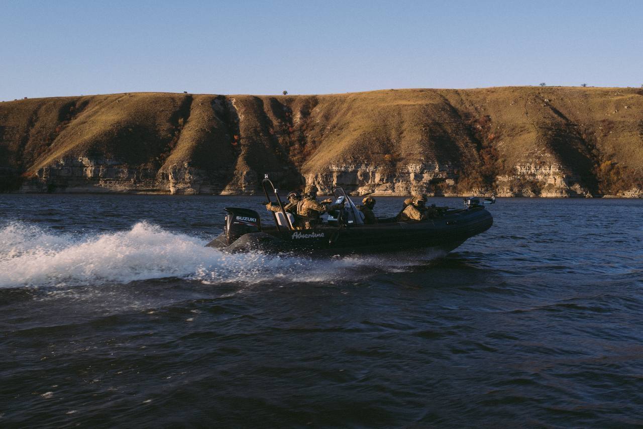 "Герої, які першими зустріли ворога": Зеленський привітав українських прикордонників. Фото