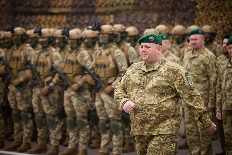 Зеленський вручив державні нагороди прикордонникам 04
