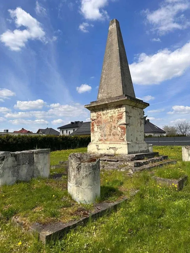 В Москве будет истерика: в Польше снесли Памятник благодарности Красной армии. Фото и видео