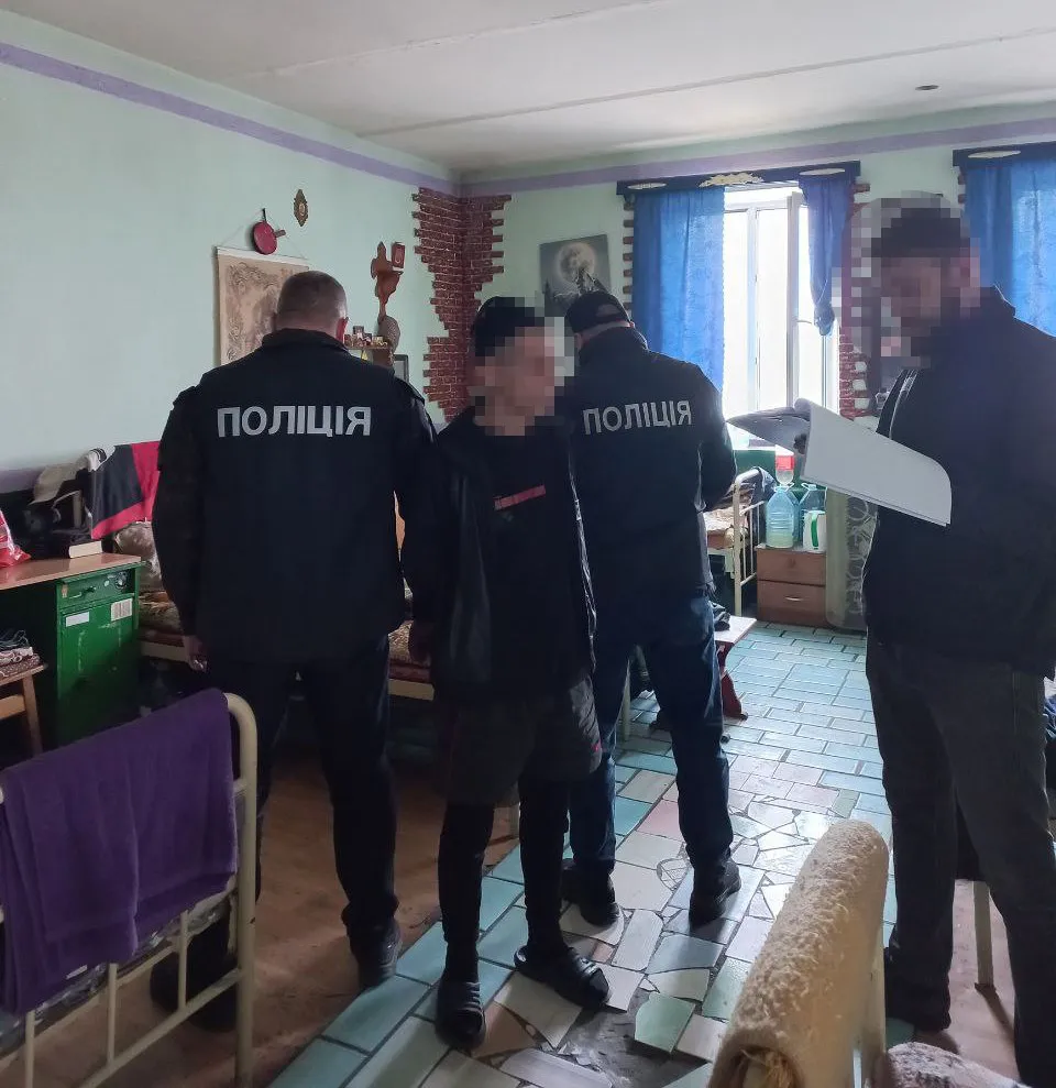 В’язні Київського СІЗО "продавали" українцям неіснуючі генератори: представлялись військовими ЗСУ. Фото