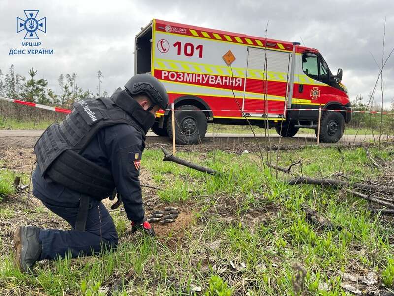 Скільки років міни залишаються небезпечними: у ДСНС пояснили українцям dqxikeidqxidqeant
