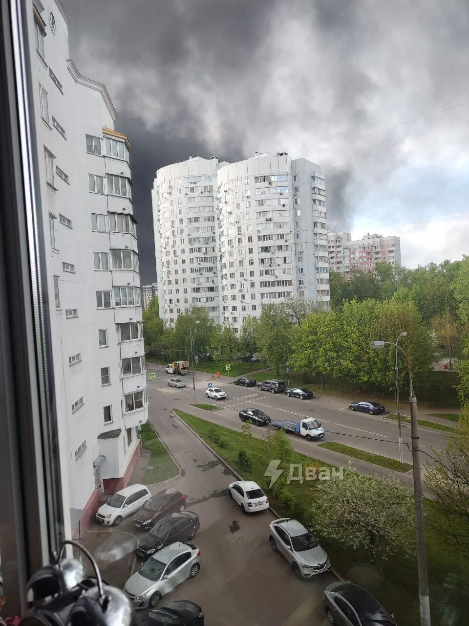 Москву накрила хмара чорного диму: спалахнула масштабна пожежа. Фото і відео