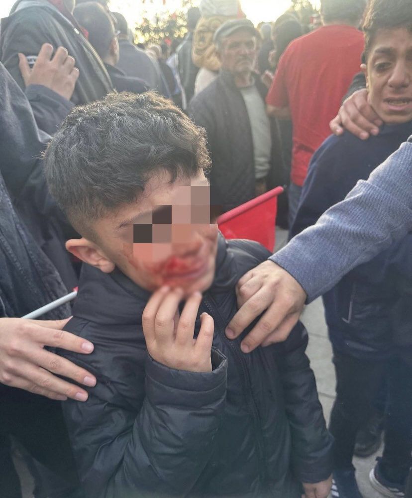 У Туреччині топкандидата від опозиції і його прихильників закидали камінням на мітингу: є поранені. Відео
