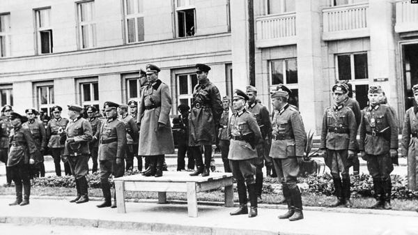         22  1939 .         .   ( ): -   ,          