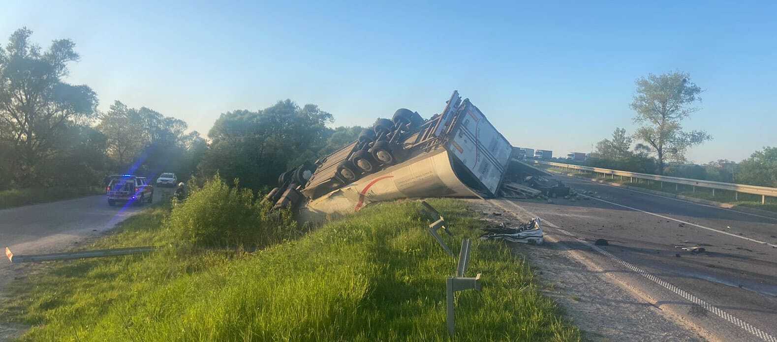 На Львівщині сталася ДТП із загиблими: поліція перекрила трасу. Фото