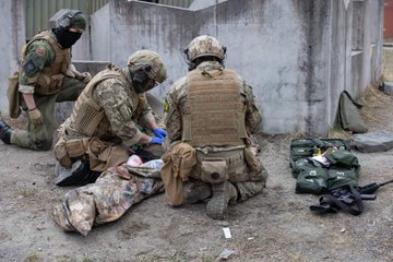 Министр обороны Норвегии Грамм посетил тренирующихся в стране бойцов ВСУ 02 Міністр оборони Норвегії Грам відвідав бійців ЗСУ, які тренуються в країні 02