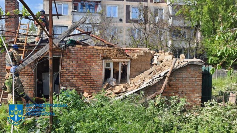 оккупанты обстреляли из артиллерии Никополь, ранен ребенок 03 Окупанти обстріляли з артилерії Нікополь, поранено дитину 03