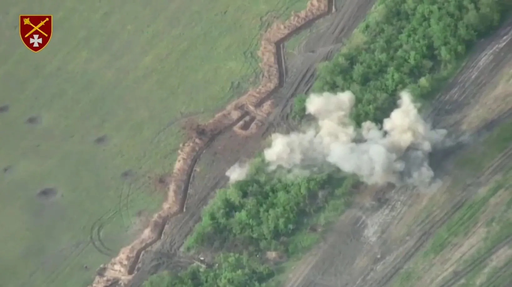 Українські артилеристи одним пострілом утилізували одразу два ворожих "Гіацинти". Відео