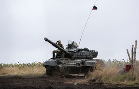 Близ Донецка боевики скопили большое количество бронетехники