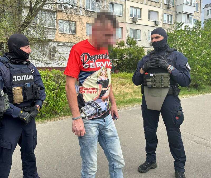 У Києві затримали зловмисника за розбещення 12-річної школярки. Фото та відео dqxikeidqxidqeant