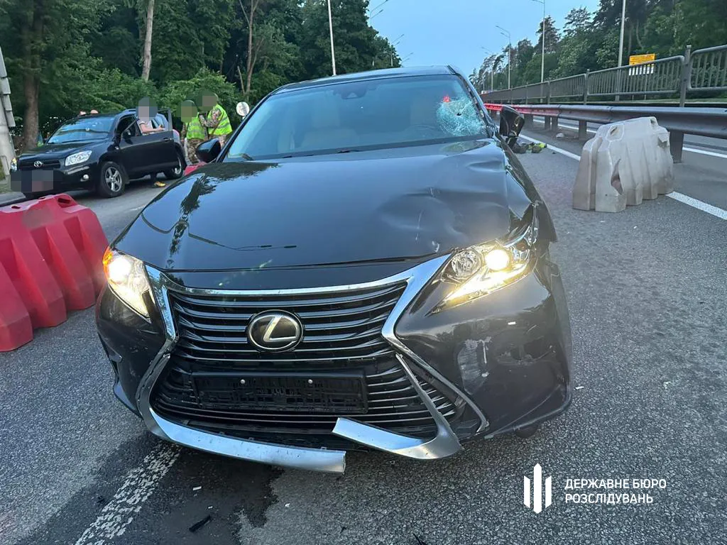 Lexus сбил военнослужащего Национальной гвардии Украины dqxikeidqxidqrant