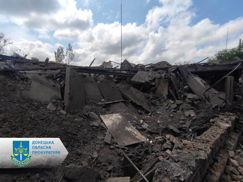 Оккупанты сбросили авиабомбы на АЗС в Торецке, погиб мужчина 01 Окупанти скинули авіабомби на АЗС у Торецьку, загинув чоловік 01 dqxikeidqxidqeant