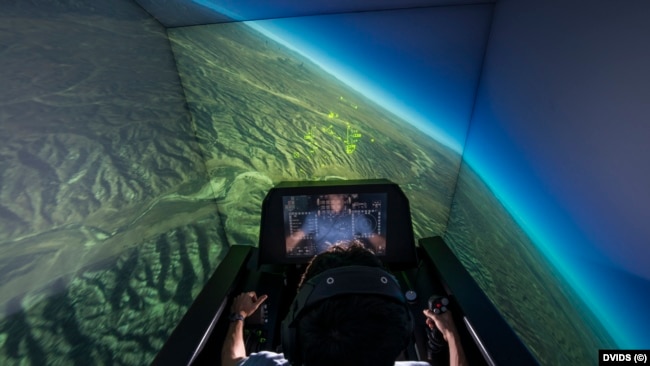 «Возможно, некоторое время придется потратить перед обучением на изучение языка и не просто языка, но и терминологии, технической стороны».