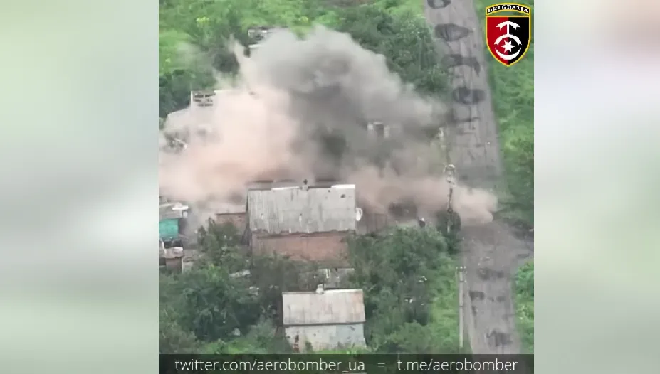 "Нельзя посягать на наших "птичек": воины 30-й бригады уничтожили российскую станцию РЭБ. Видео dqxikeidqxidqeant