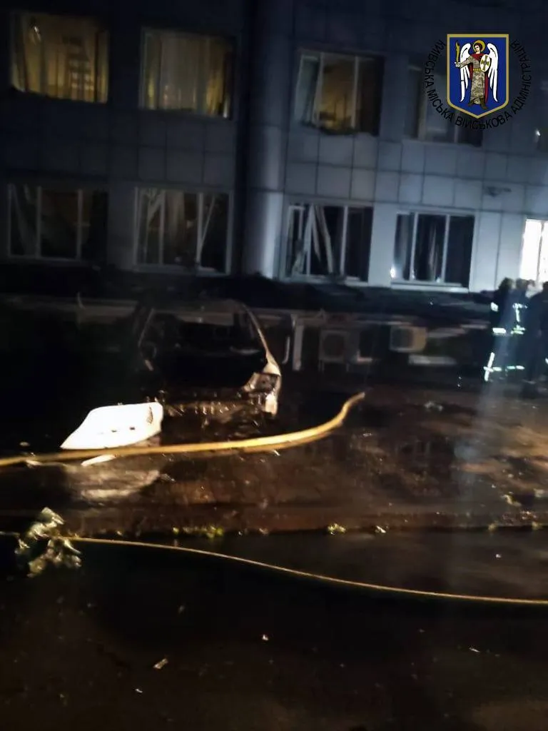 Сили ППО знищили 10 ракет "Іскандер", які РФ запустила на Київ, але є жертви і руйнування. Фото