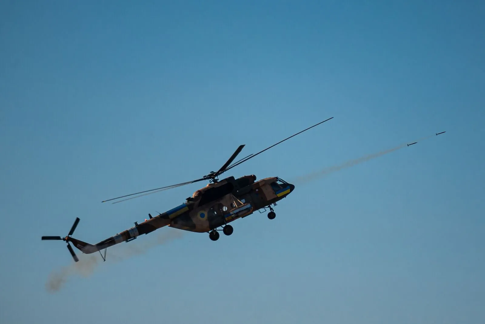 На півночі провели потужні навчання екіпажів вертольотів Мі-24 і Мі-8: Наєв оцінив майстерність. Фото dqxikeidqxidqrant