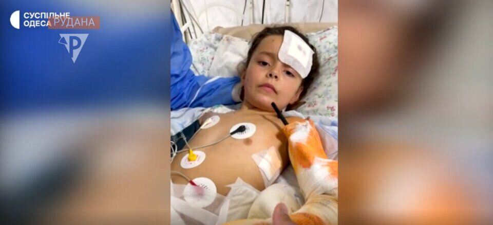 7-летняя украинская гимнастка, оторвавшая ногу российской ракетой, выиграла первый турнир. Видео