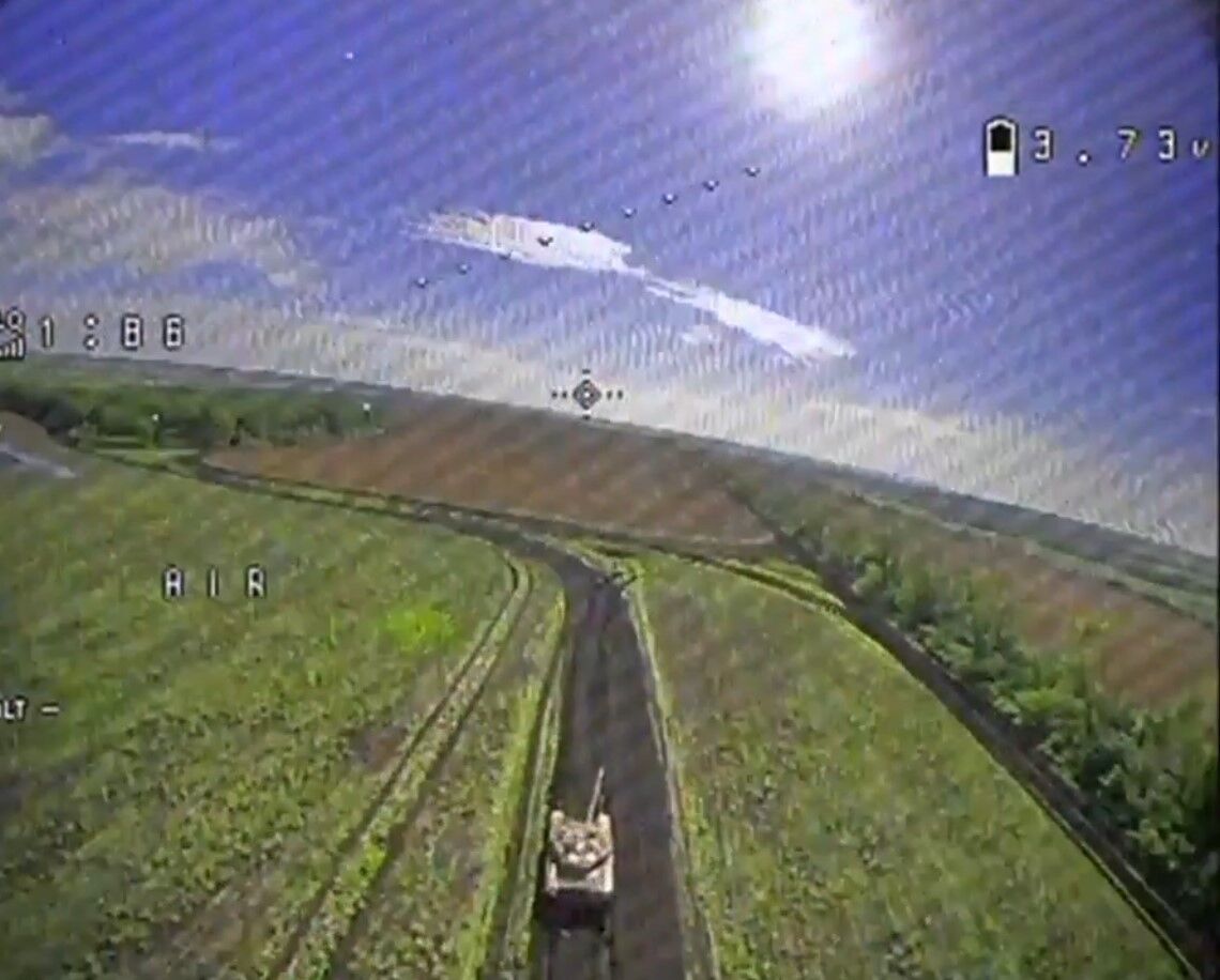 Українські воїни накрили ворожий танк "пекельним" вогнем. Відео dqxikeidqxidqrant