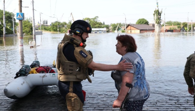 Из зоны подтопления в Херсонской области эвакуировали уже 2 339 человек dqxikeidqxidqrant