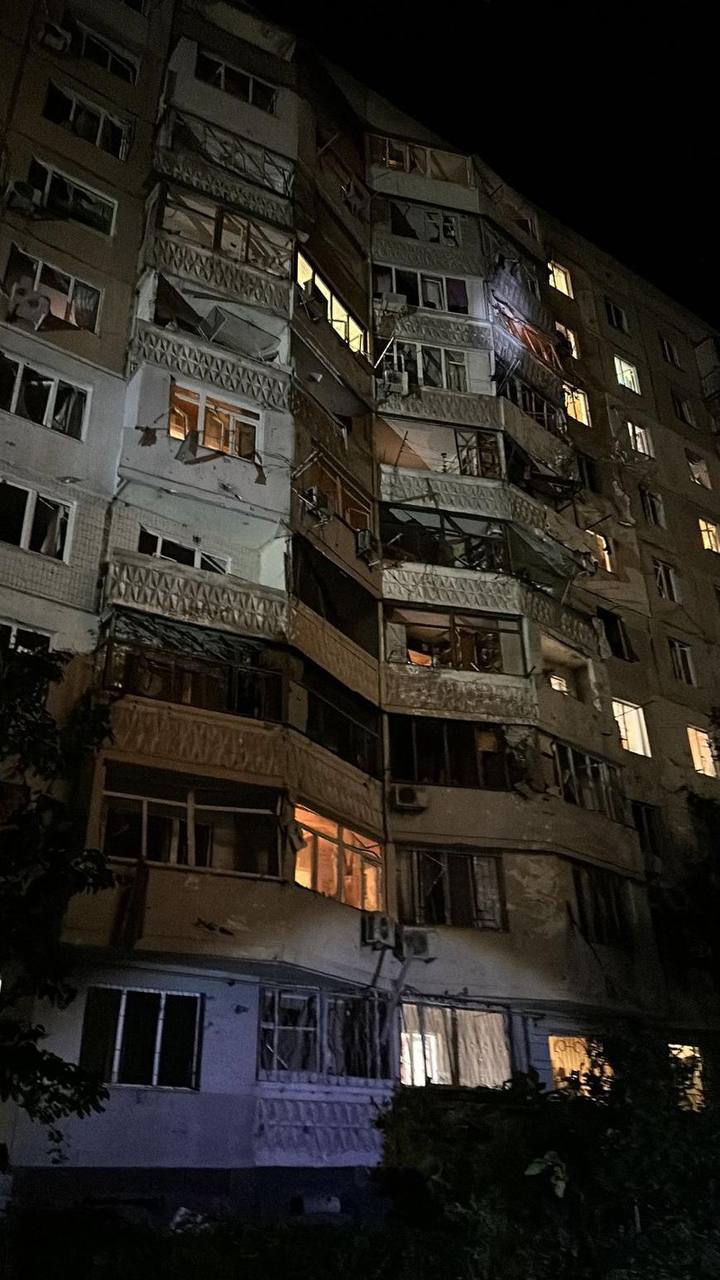 Наслідки ворожої атаки дронами на Одесу 03