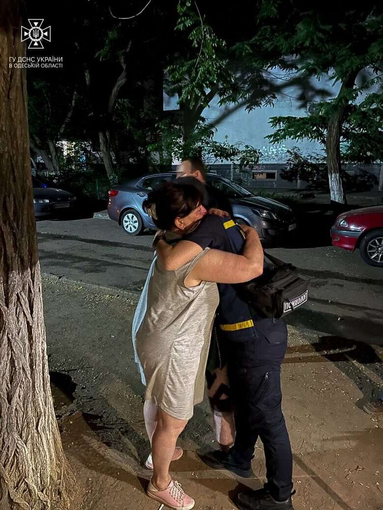 Наслідки ворожої атаки дронами на Одесу 11