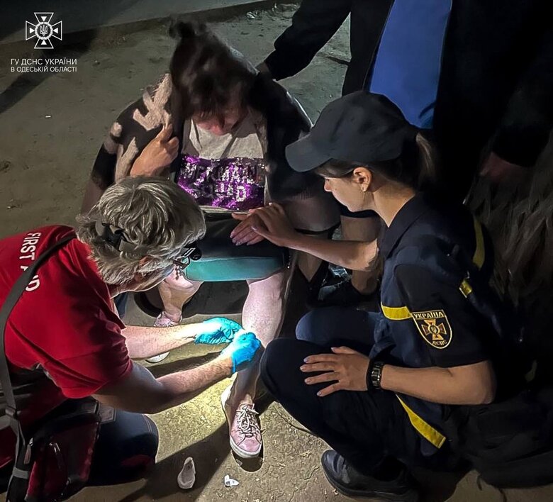 Наслідки ворожої атаки дронами на Одесу 13