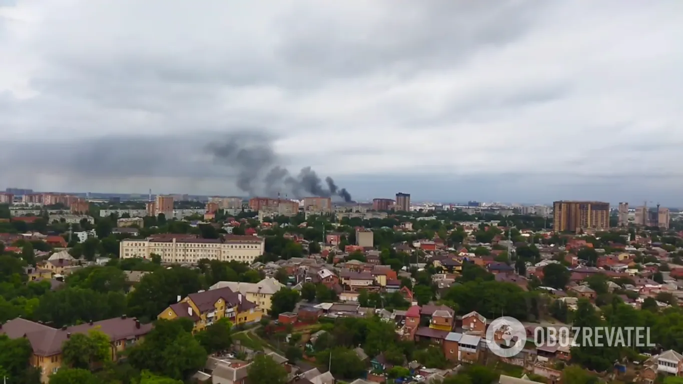 Чорний дим у небі