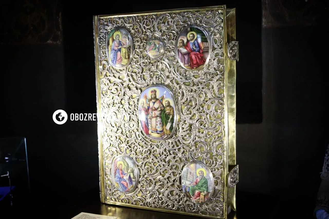 У Києво-Печерській лаврі вперше помолились за упокій души гетьмана Івана Мазепи. Фото та відео