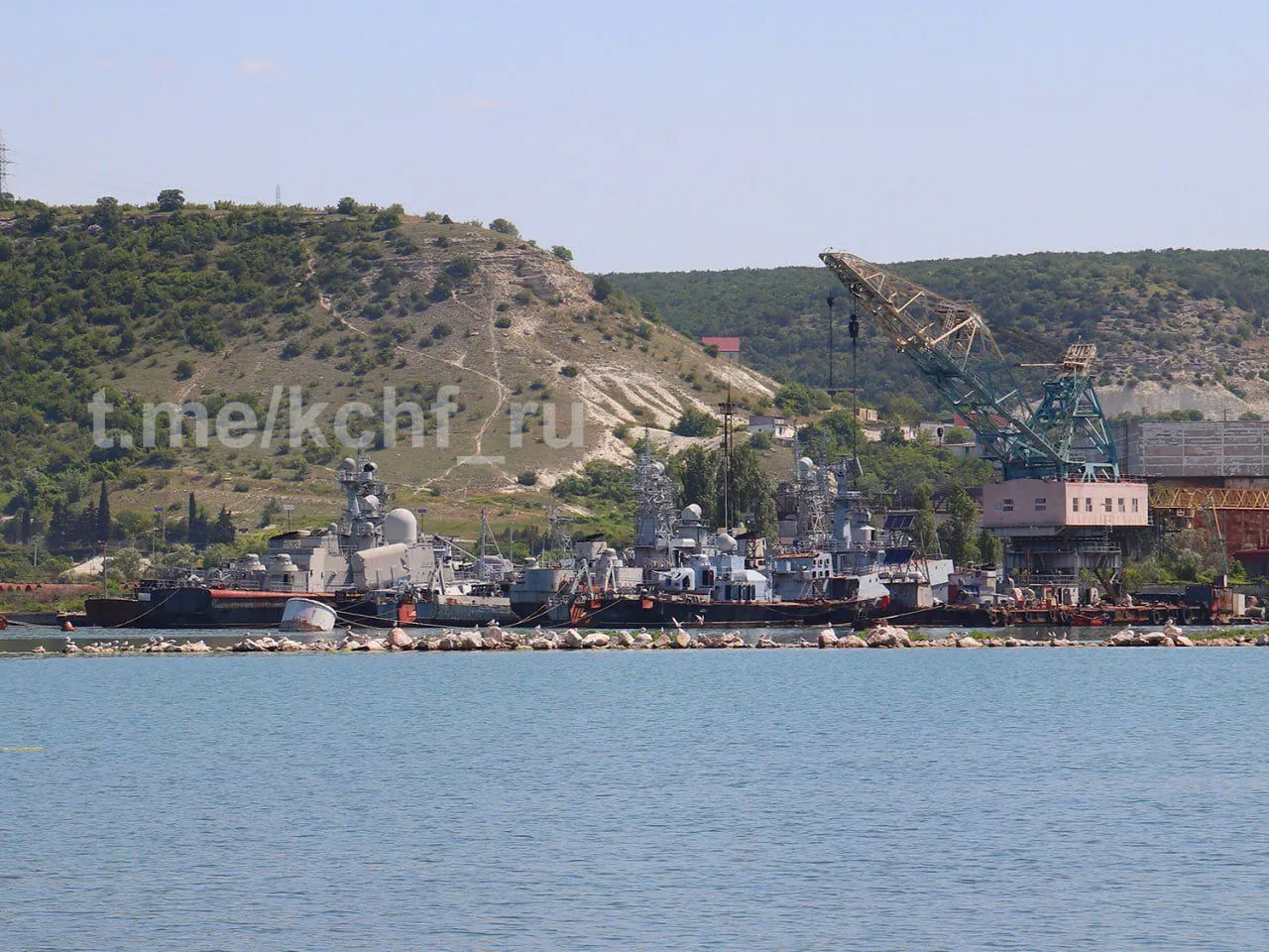 Россия уничтожает захваченные в Севастополе и Донузлаве суда ВМС Украины