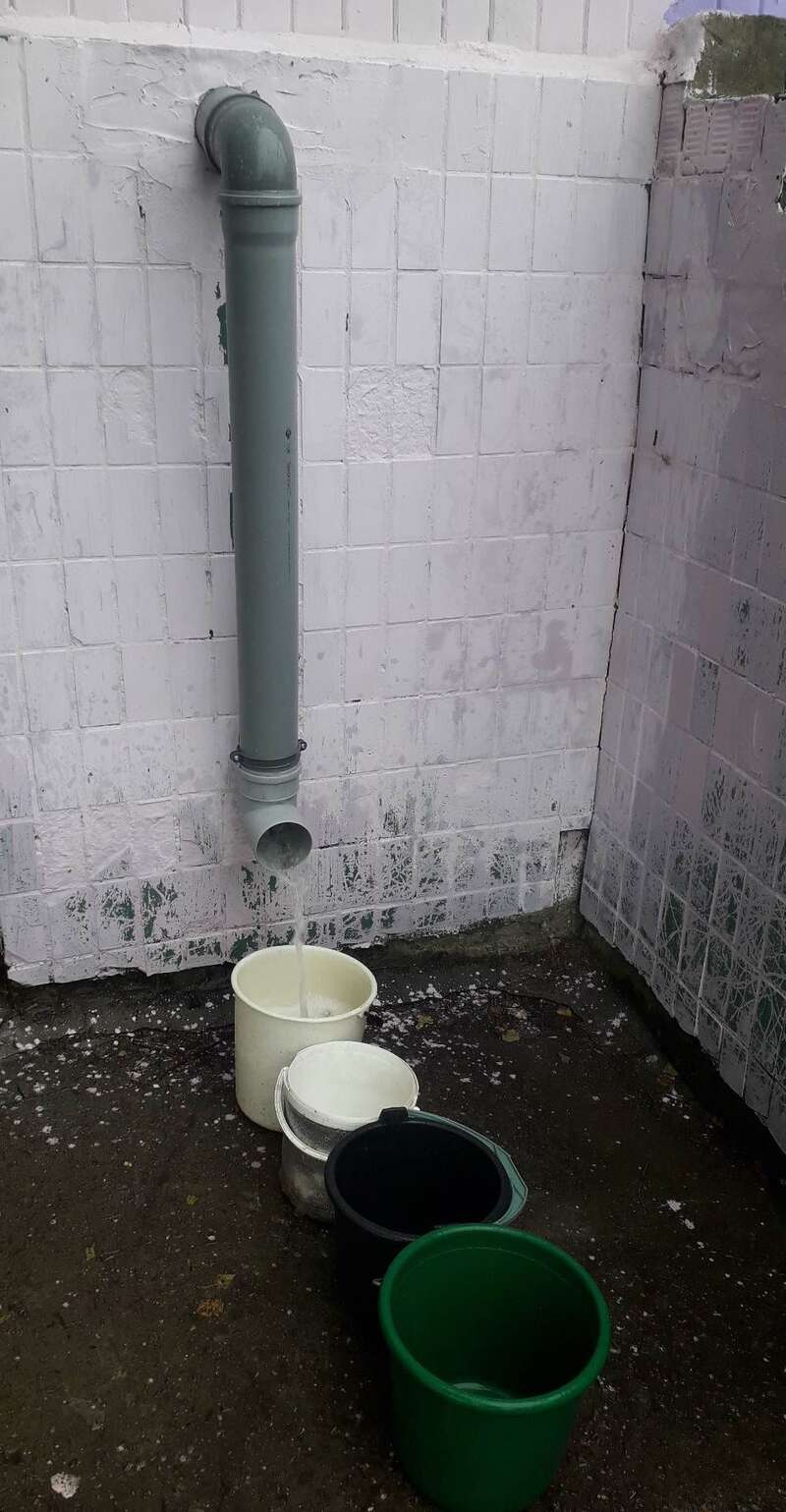 Новости Днепра о Жителях Марганца собирают дождевую воду под домами и на балконах (ФОТО) dqxikeidqxidqrant