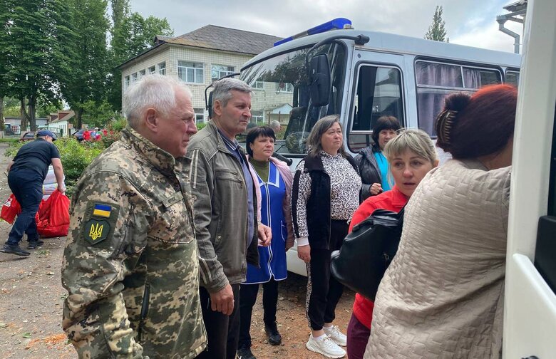 Последствия обстрела интерната в Сумской области: Подопечных эвакуировали в безопасные места 06 Наслідки обстрілу інтернату на Сумщині: Підопічних евакуювали в безпечні місця 06