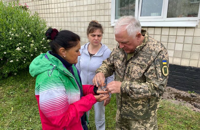 Последствия обстрела интерната в Сумской области: Подопечных эвакуировали в безопасные места 09 Наслідки обстрілу інтернату на Сумщині: Підопічних евакуювали в безпечні місця 09