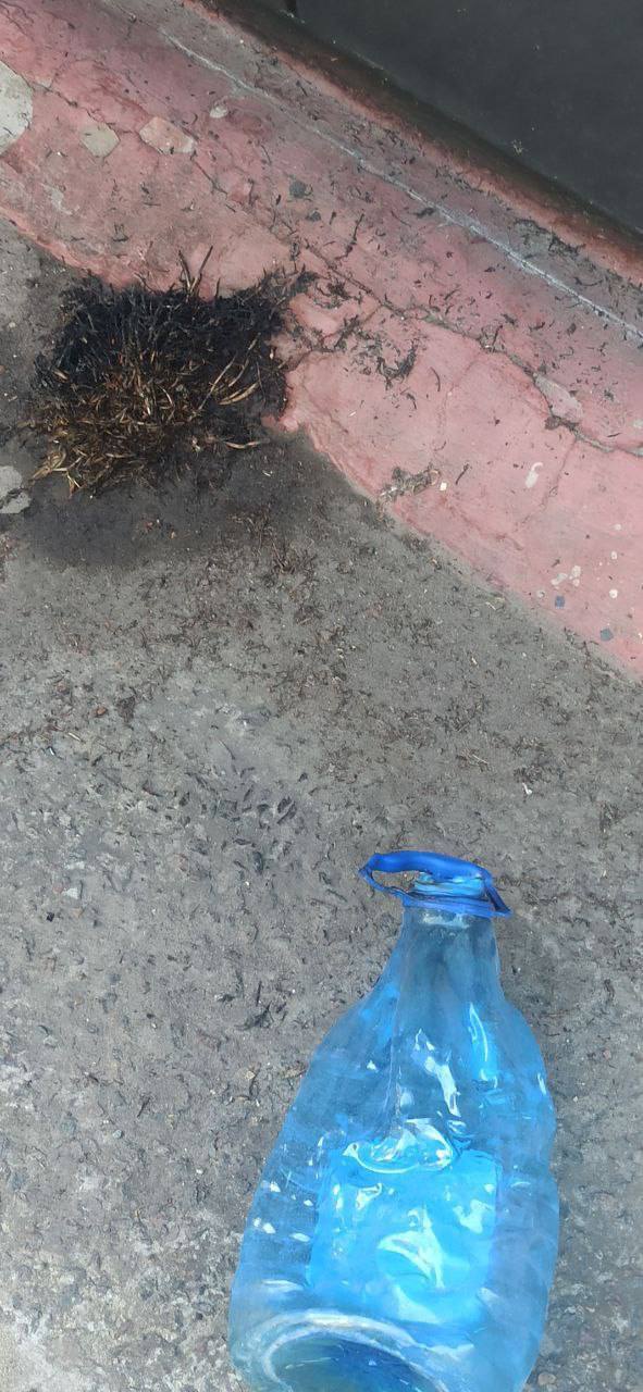 На Київщині чоловік, не бажаючи розлучатися з дружиною, підпалив її місце роботи. Фото