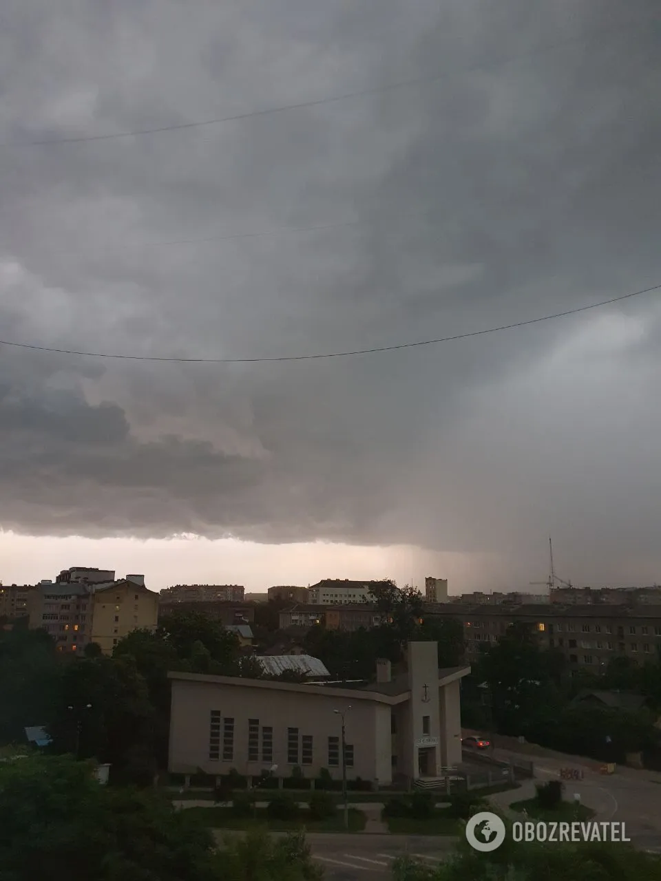 Наче апокаліпсис: захід України накрила страшна гроза. Фото і відео