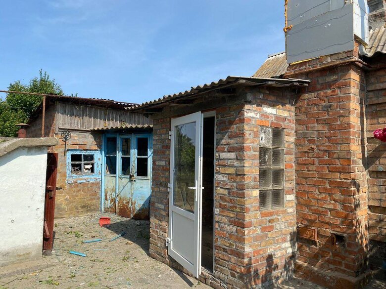 Вранці російські терористи накрили вогнем з важкої артилерії Нікополь, загинув чоловік, - ОВА 01 Вранці російські терористи накрили вогнем з важкої артилерії Нікополь, загинув чоловік, - ОВА 01 dqxikeidqxidqeant