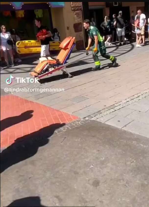 Медики рятували постраждалих через аварію на атракціоні / © скріншот з відео dqxikeidqxidqrant