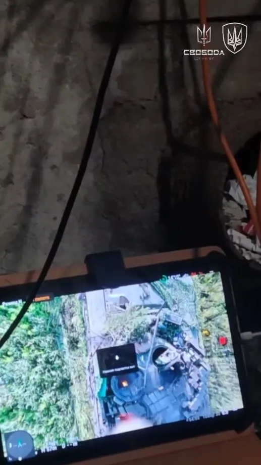 Отработали ювелирно: бойцы Нацгвардии попали прямо в люк российского танка в Донецкой области. Видео dqxikeidqxidqrant