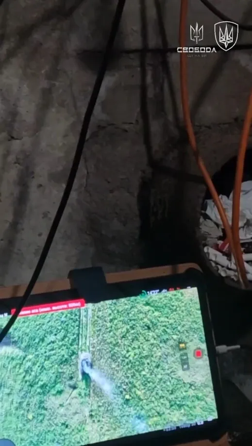 Отработали ювелирно: бойцы Нацгвардии попали прямо в люк российского танка в Донецкой области. Видео