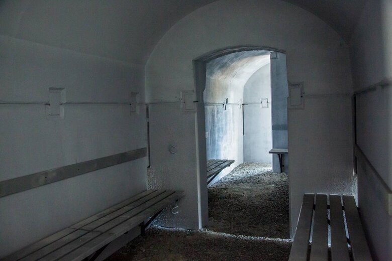 Перше мобільне укриття з бетону встановили у Києві 03