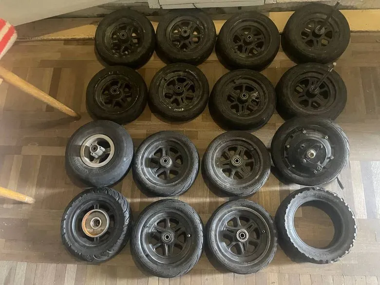 В Киеве с поличным задержали еще одного серийного вора прокатных электросамокатов. Фото