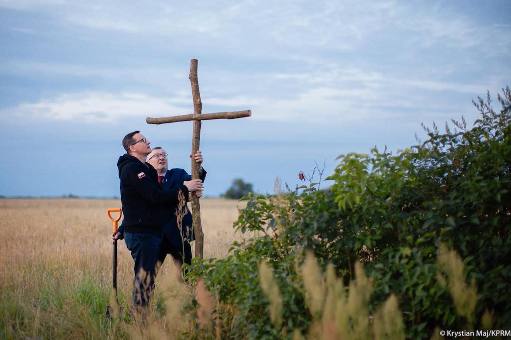 Премьер-министр Польши Моравецкий в Украине почтил память жертв Волынской трагедии 03