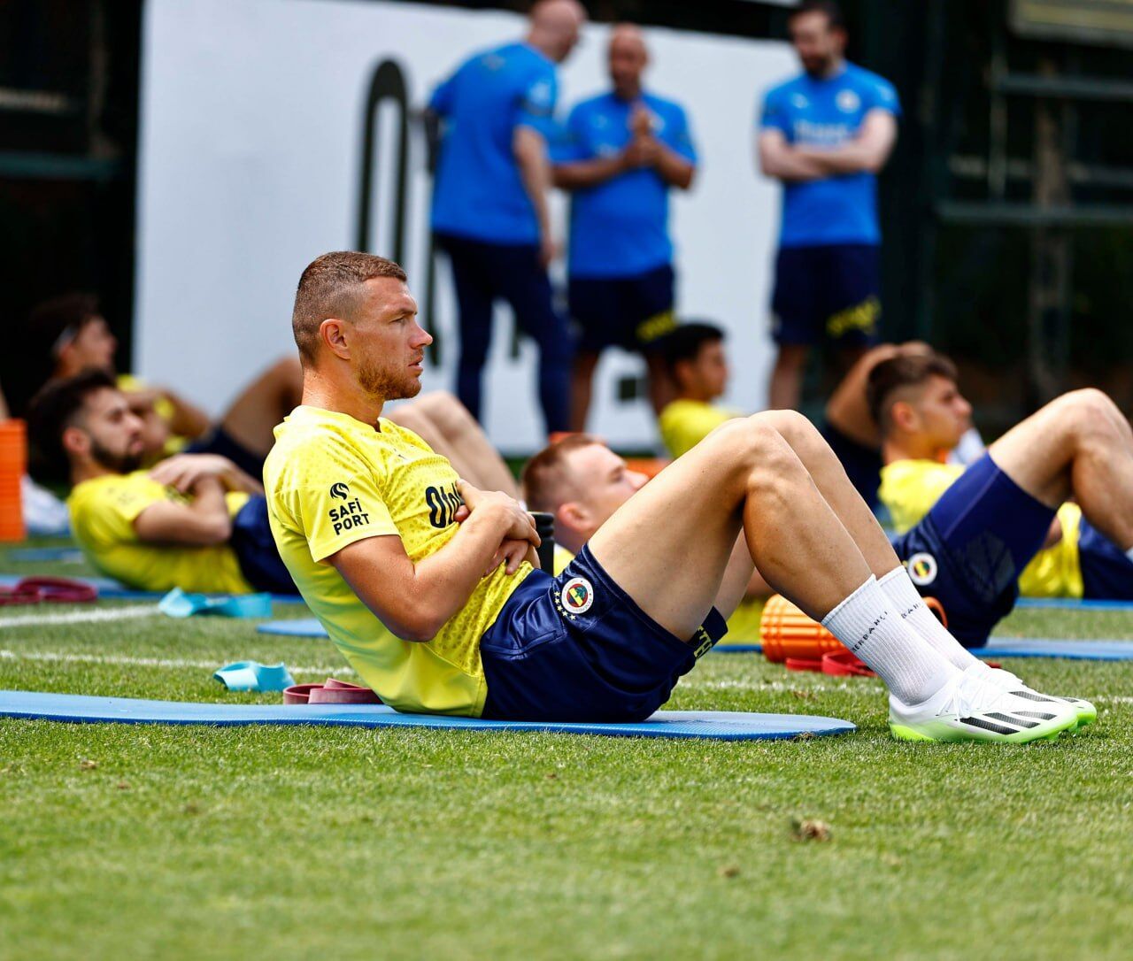 Турецкий гранд, бунтовавший против поездки в Россию, улетел в Санкт-Петербург на турнир dqxikeidqxidqeant