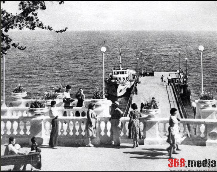 x     . 1960-. : Facebook.com 