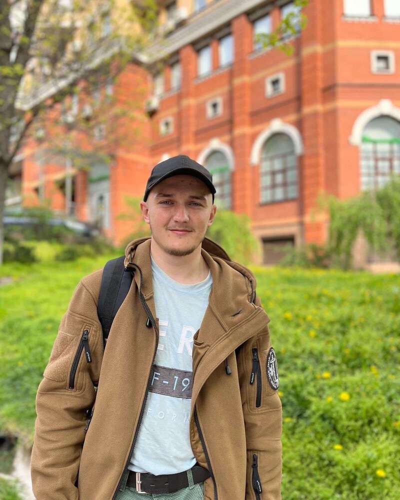 Побрався за місяць до смерті: на війні загинув 22-річний герой Роман